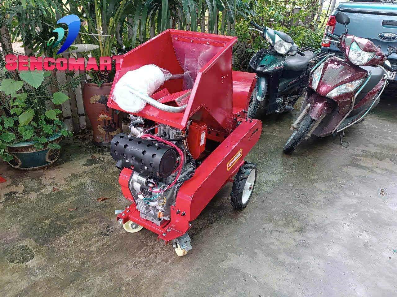 Máy băm cành động cơ dầu