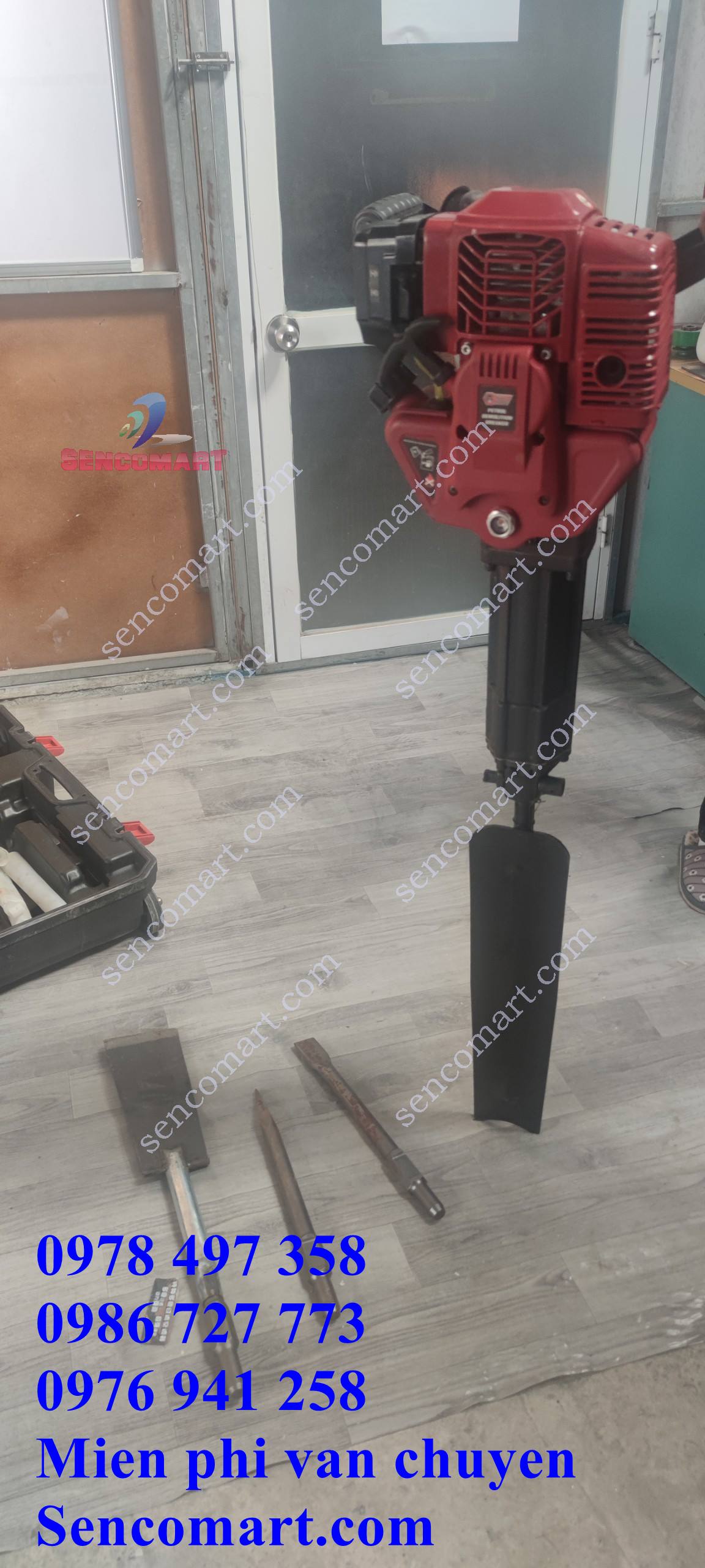 Máy đục bê tông có thêm mũi để bứng cây, đào lỗ trồng cây