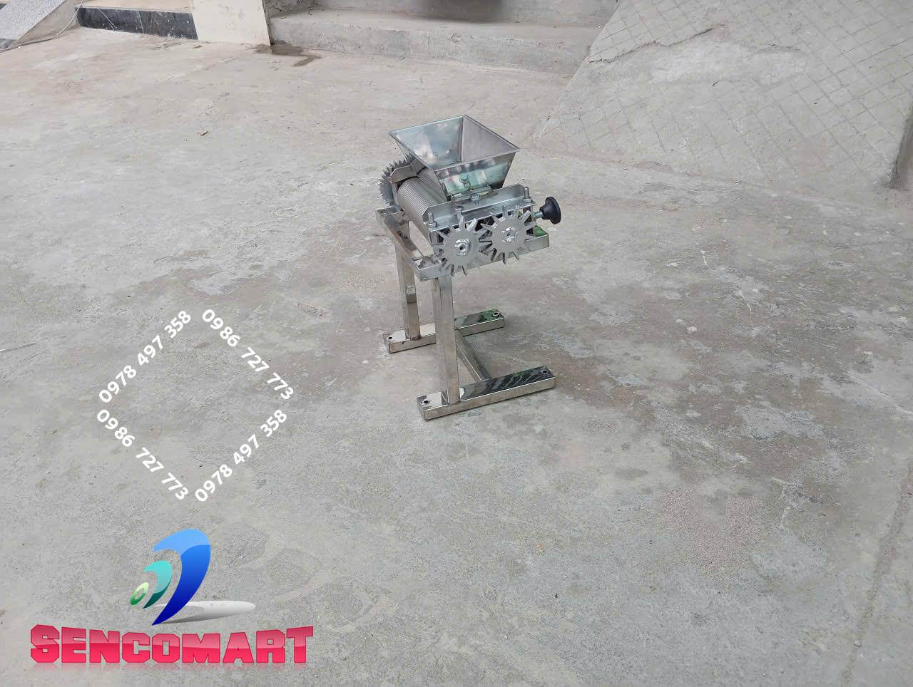 Máy cán mực khô quay tay, thiết kế máng theo yêu cầu