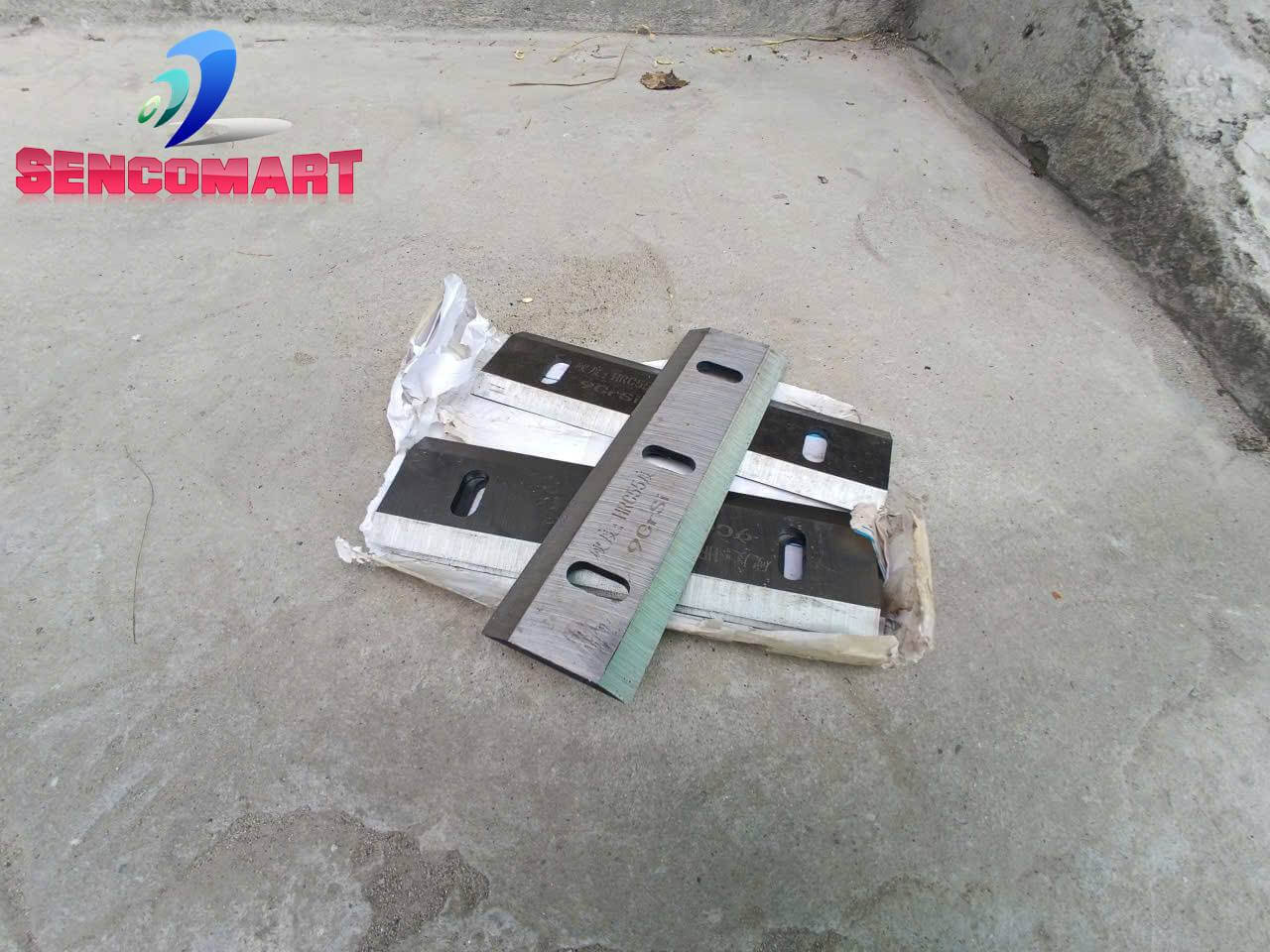 Dao Băm Gỗ Công Nghiệp: Yếu tố quyết định năng suất và chất lượng dăm