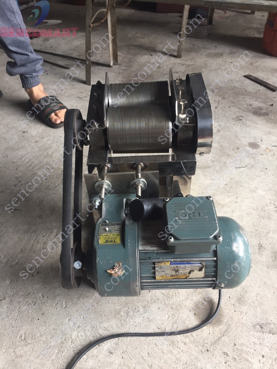 Máy Thái Bì Chạy Điện Inox- Máy Thái Da Heo Mô tơ 200w