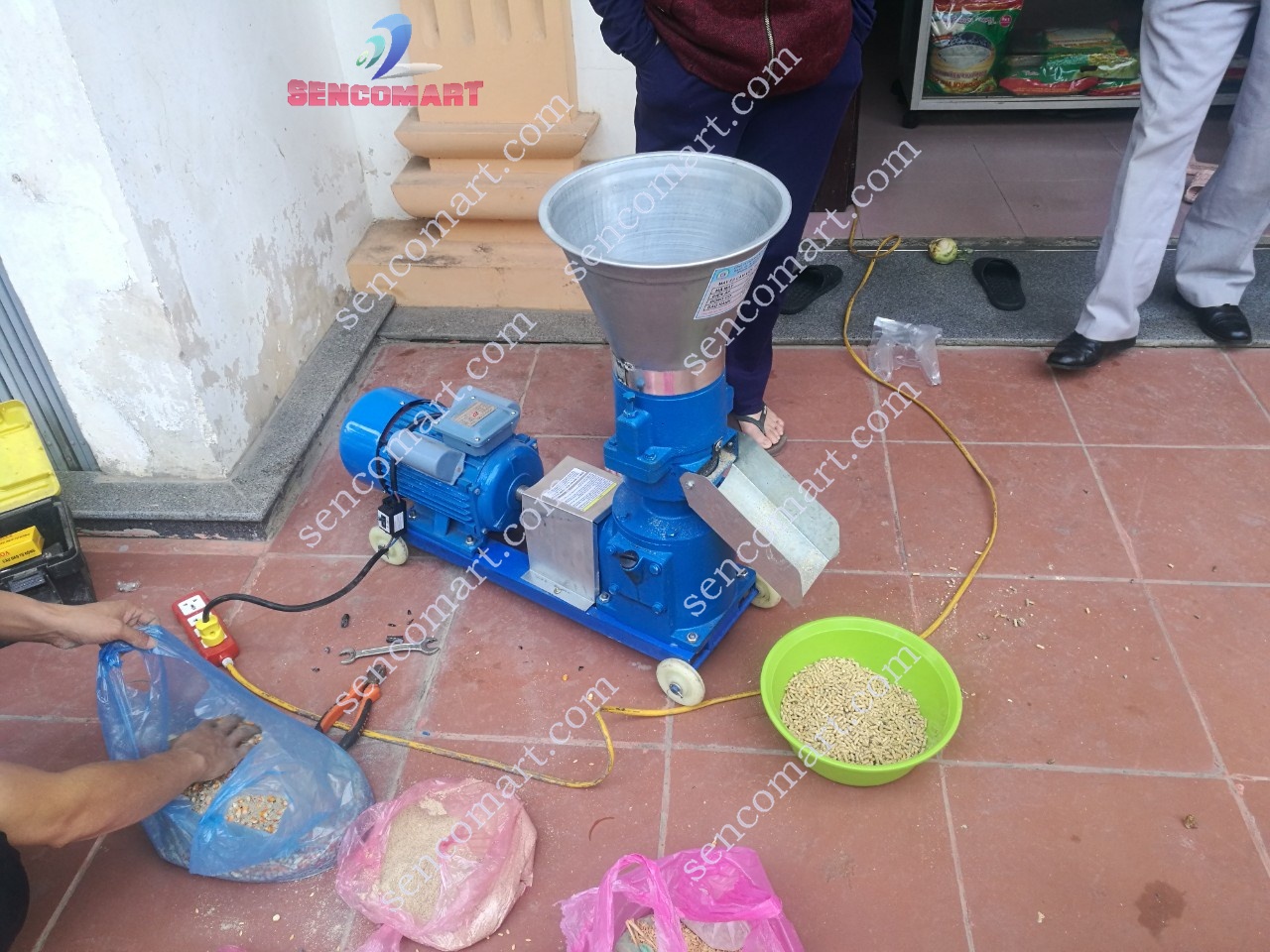 Máy Ép Cám Viên Trục Đứng S150 PLUS