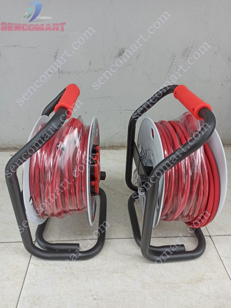 Ổ cắm quay tay kiểu Rulo 50m Yato YT-8108