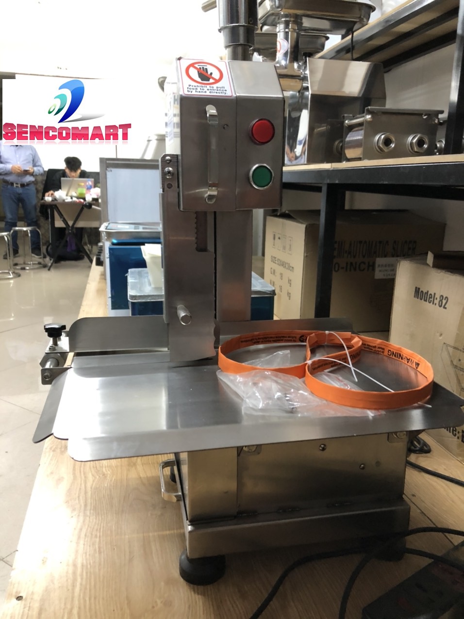 MÁY CƯA XƯƠNG CÔNG NGHIỆP SC 210- Máy cắt thực phẩm đông lạnh đa năng