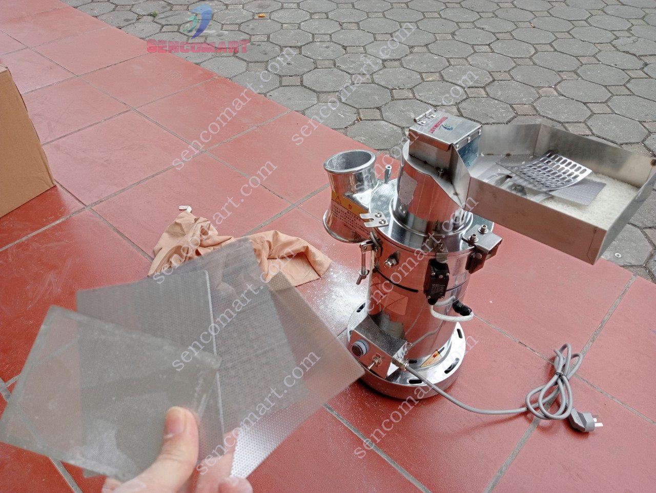 Máy Xay Bột Trầm Hương, Đương Quy, Nghệ Đen, Tam Thất Model SC50-6B