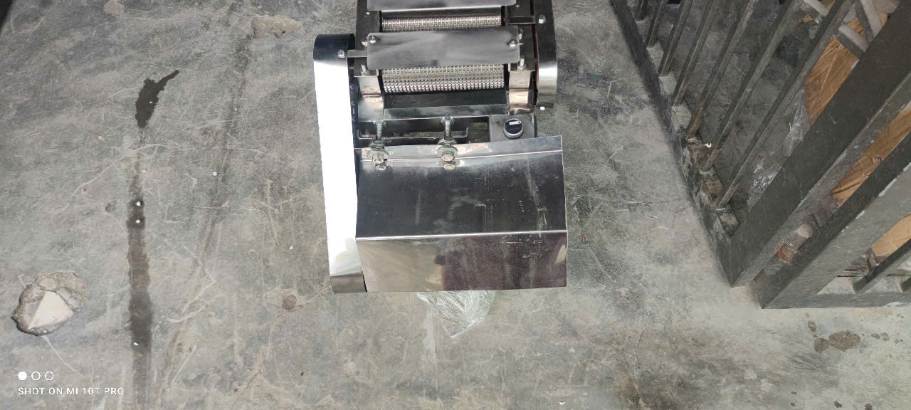 Máy dần thịt cốt lết có xương SCT 17 PLUS