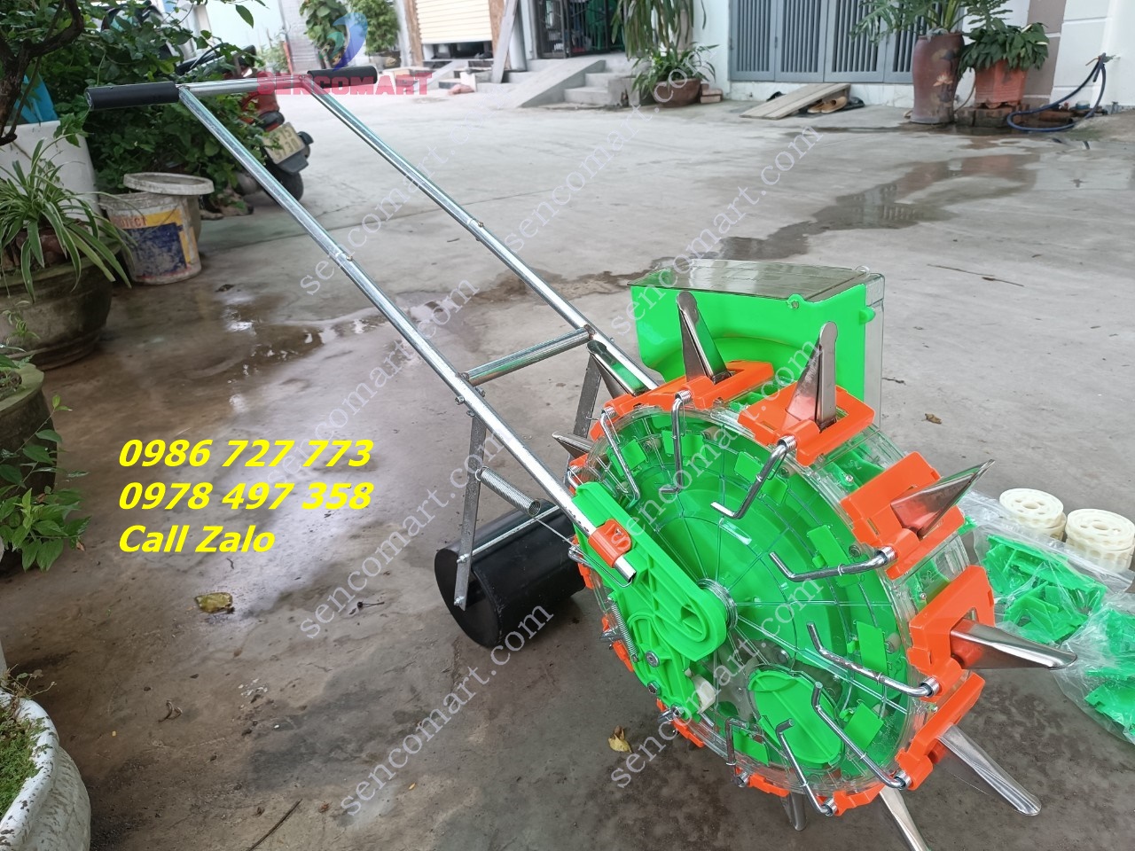 Máy gieo hạt ngô đậu 12 răng X-12 sencomart