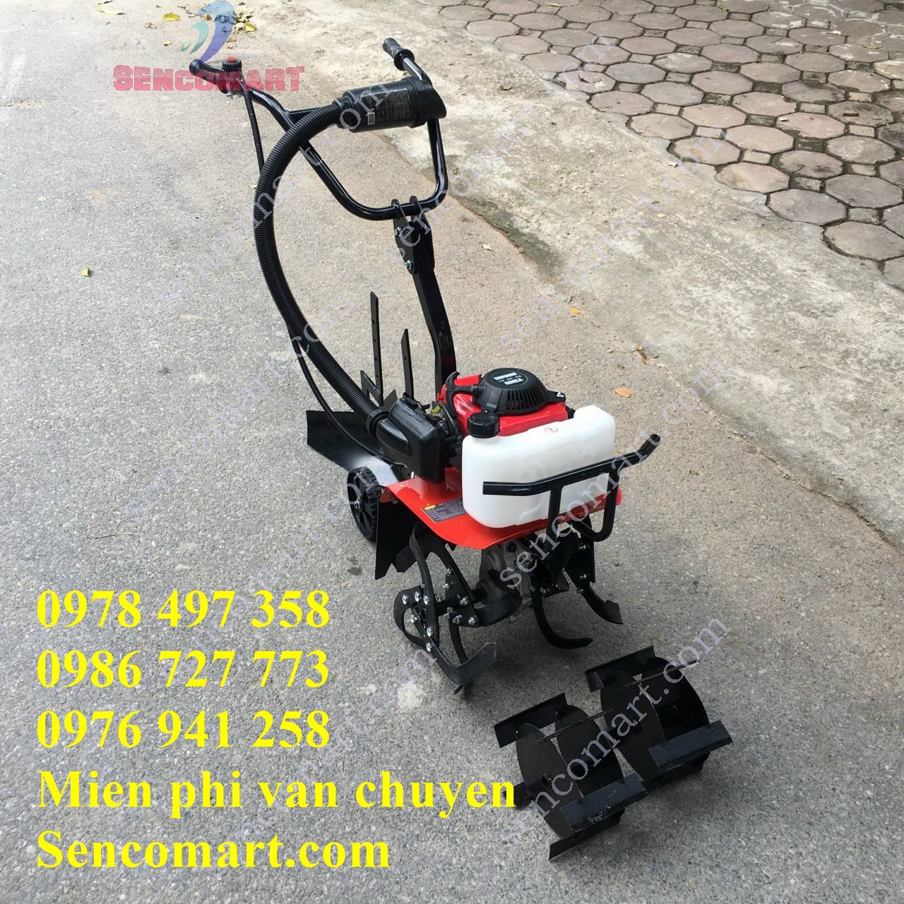 Máy xới đất, máy cày mini vun luống ngô gia đình. Dùng động cơ xăng 4 thì nhẹ, nhỏ, gọn