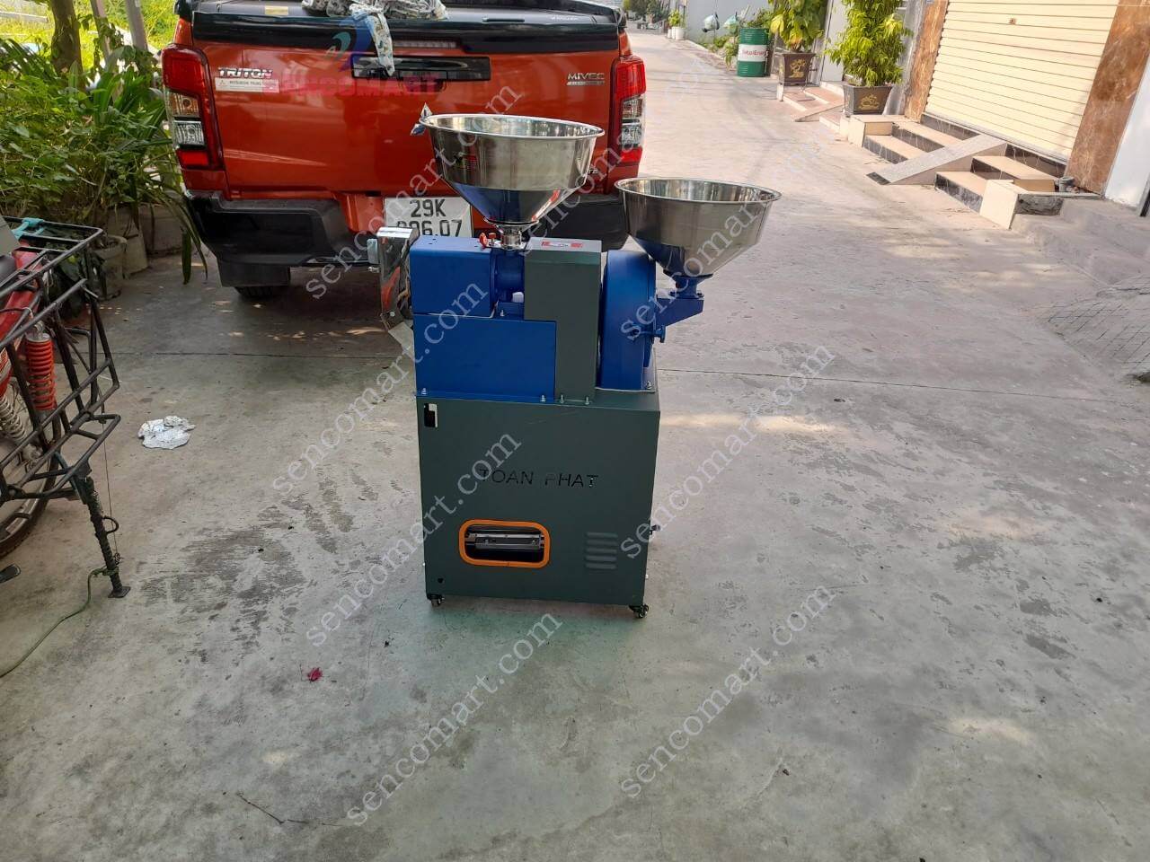 Máy xát gạo mini Toàn Phát TF600 (TP600), mẫu mới phễu inox