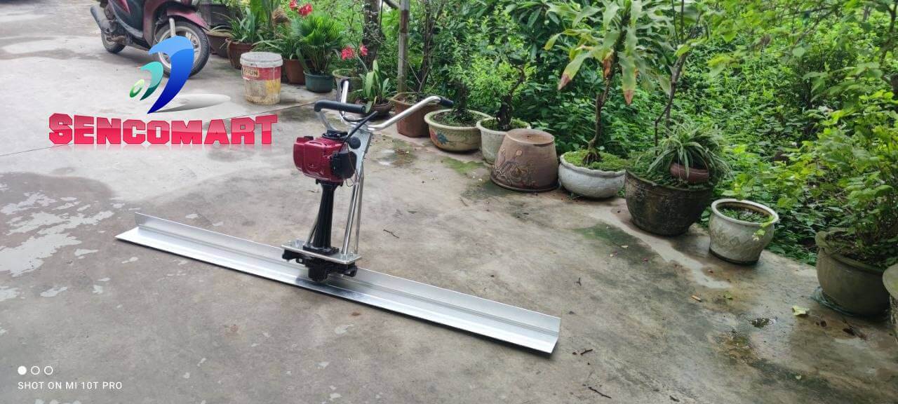 Máy Đầm Thước Mẫu Inox Là Gì? Cấu Tạo, Công Dụng Và Ưu Điểm Khi Thi Công Bê Tông