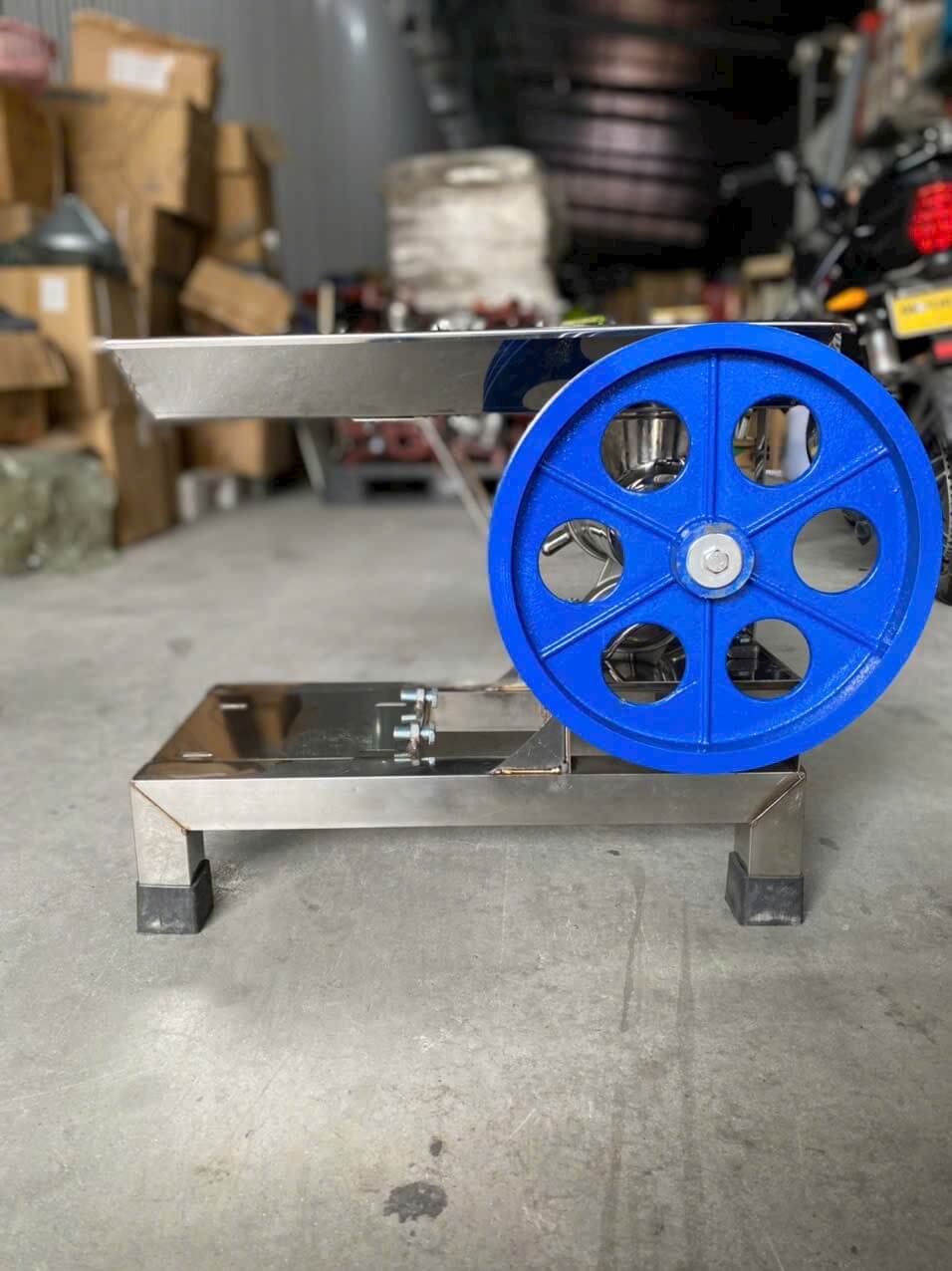 Cối Đúc Inox Đùn Thịt Xương giá rẻ 22 Inox Không Motor có đầy đủ cối, chân giá, phễu, phụ kiện đi kèm