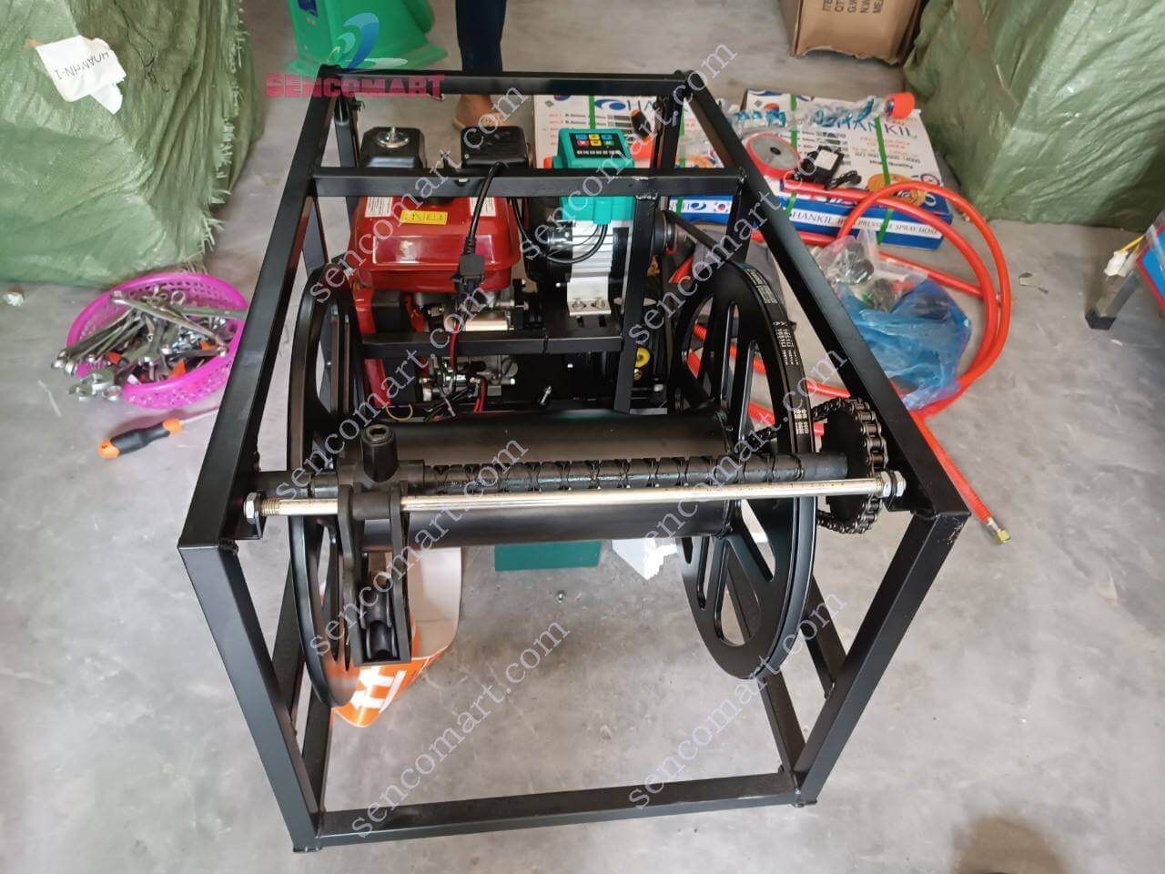 Xe phun thuốc dây 100m có điều khiển